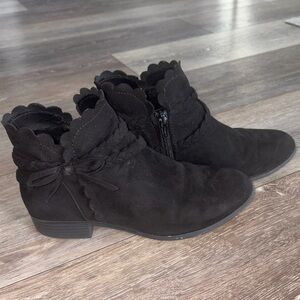 Girl’s Black Ankle Boots Size 4